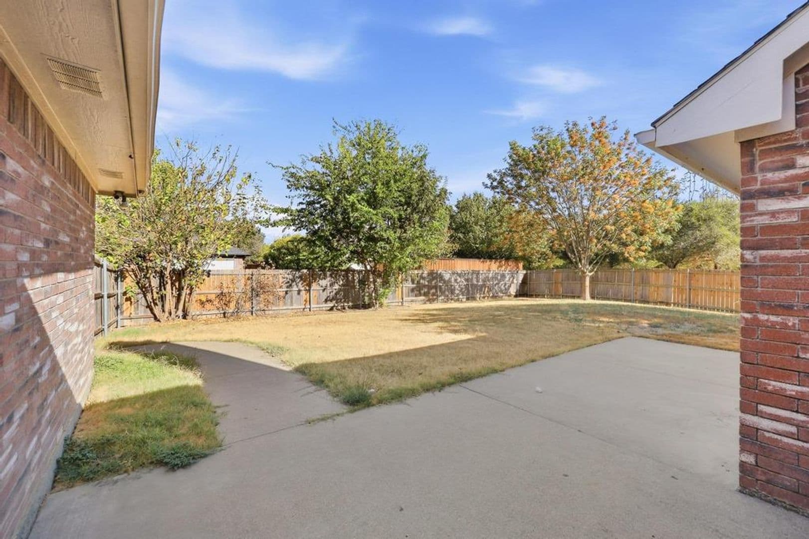 100 Oak Hollow Ln. 34 of 34