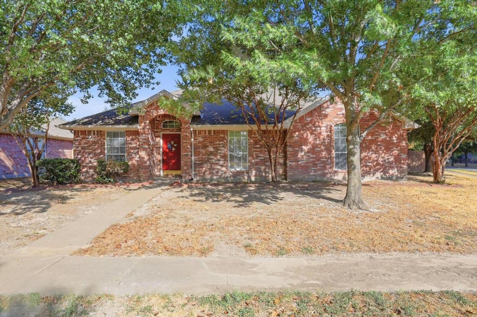 100 Oak Hollow Ln. 1 of 8