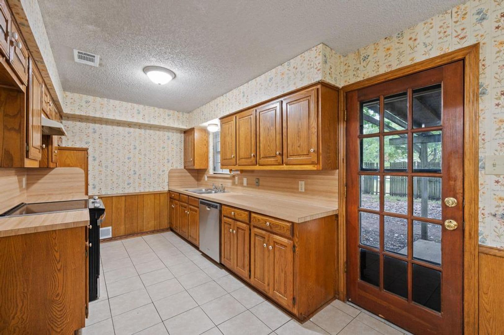 504 Warbler Dr. 9 of 27