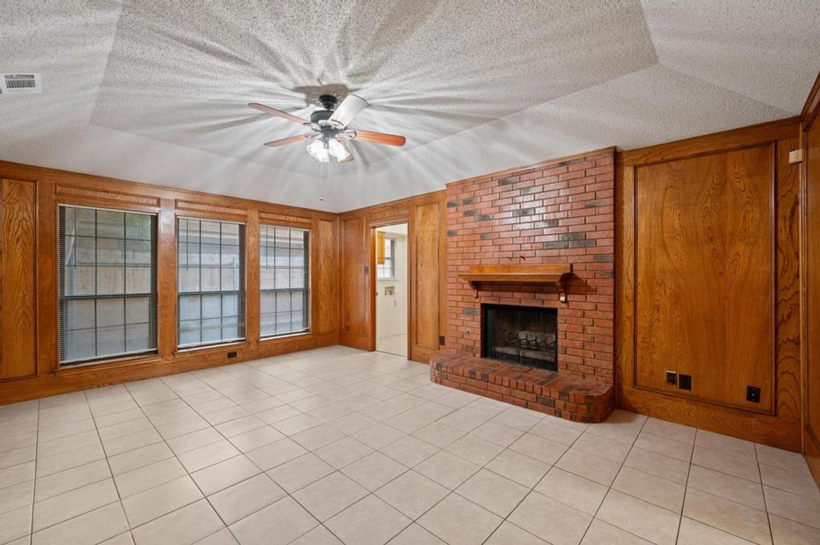 504 Warbler Dr. 5 of 27