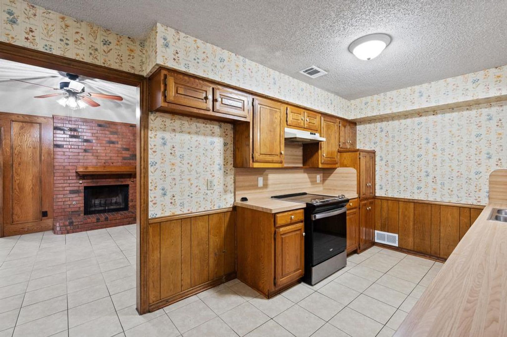 504 Warbler Dr. 10 of 27