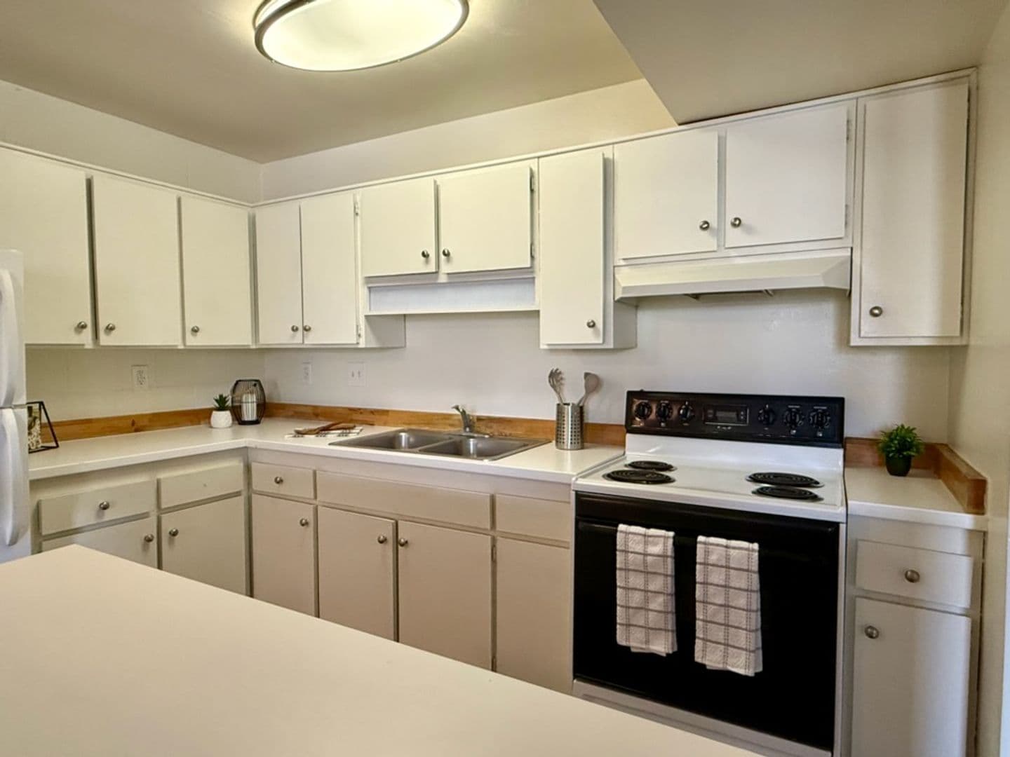 The Lowell Apartments 2 of 12