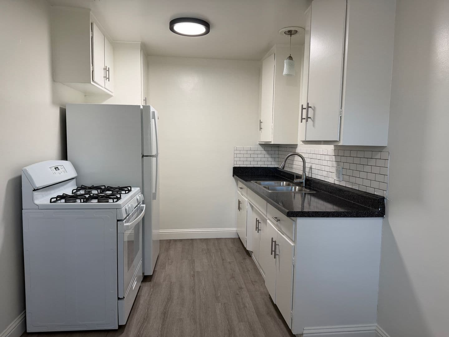 Dailey Court Apartments 6 of 8