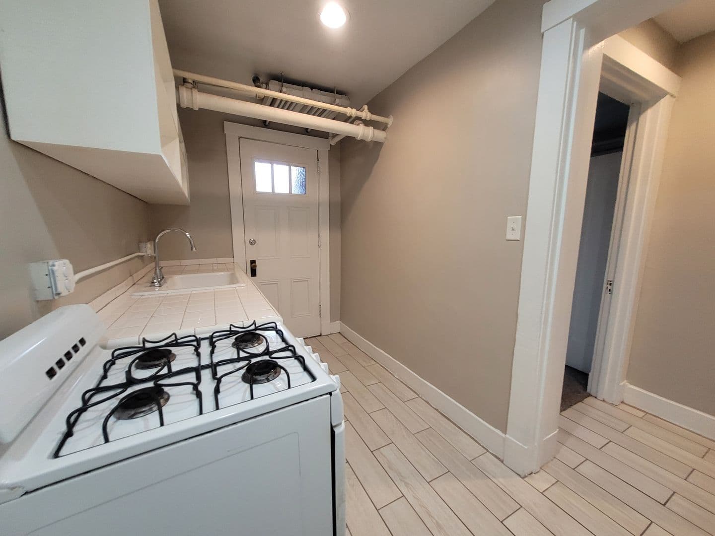 RENT SPECIAL! One bedroom apartment home in the Sherman Hills neighborhood! 13 of 27