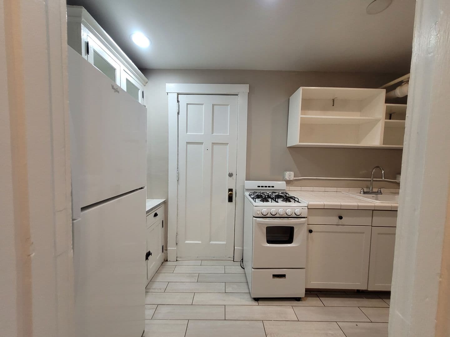 RENT SPECIAL! One bedroom apartment home in the Sherman Hills neighborhood! 14 of 27