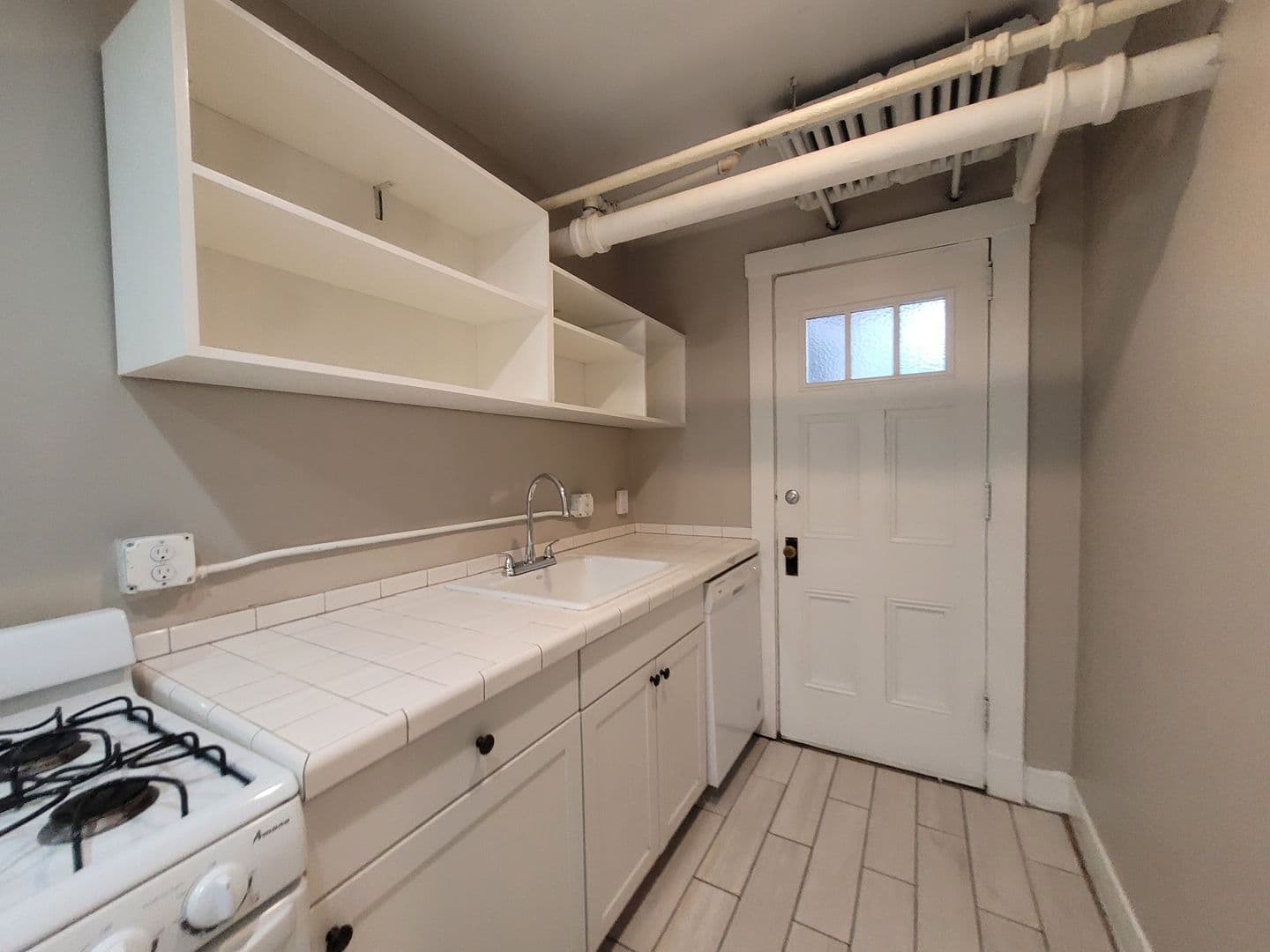 RENT SPECIAL! One bedroom apartment home in the Sherman Hills neighborhood! 12 of 27