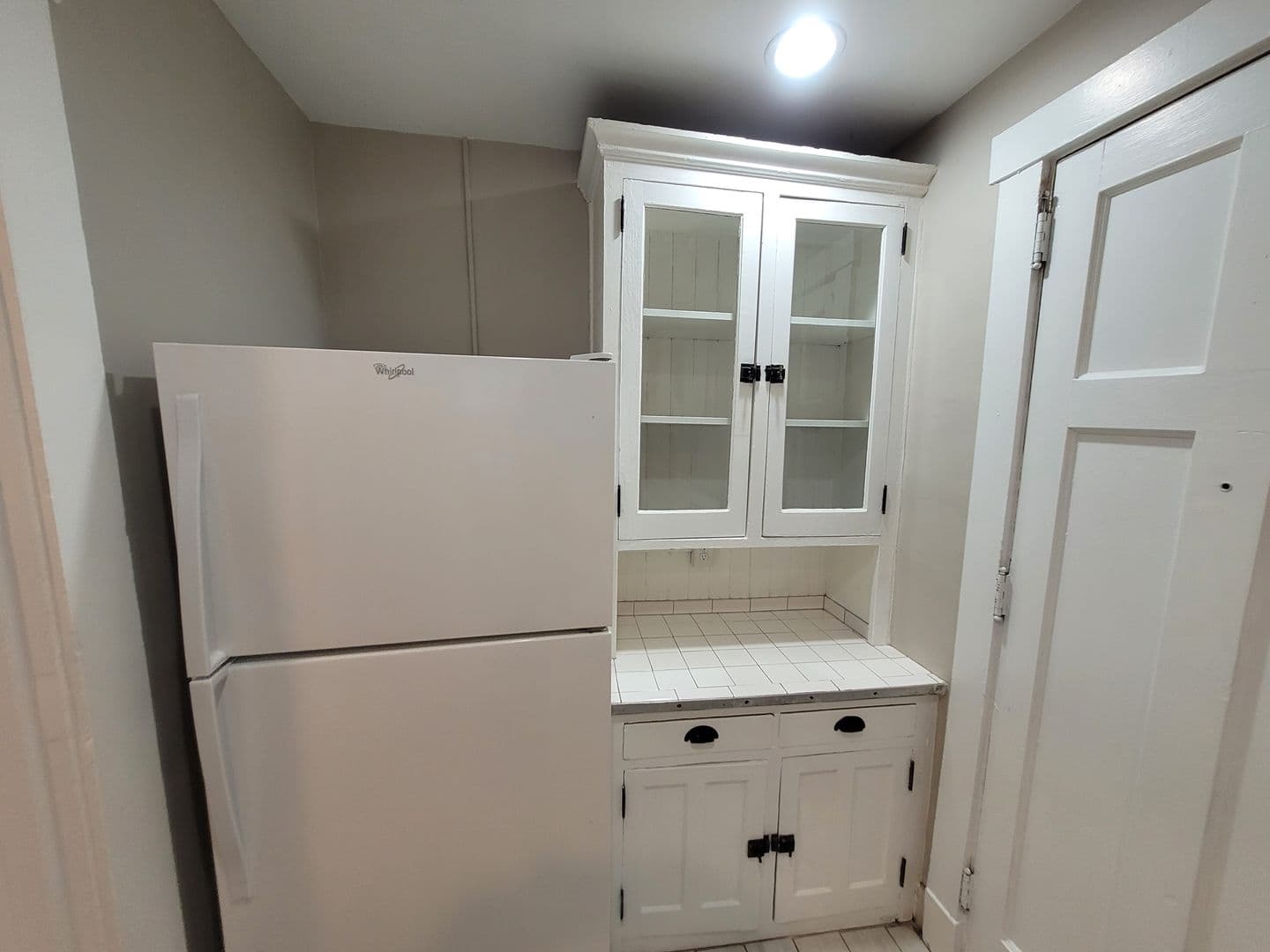 RENT SPECIAL! One bedroom apartment home in the Sherman Hills neighborhood! 11 of 27