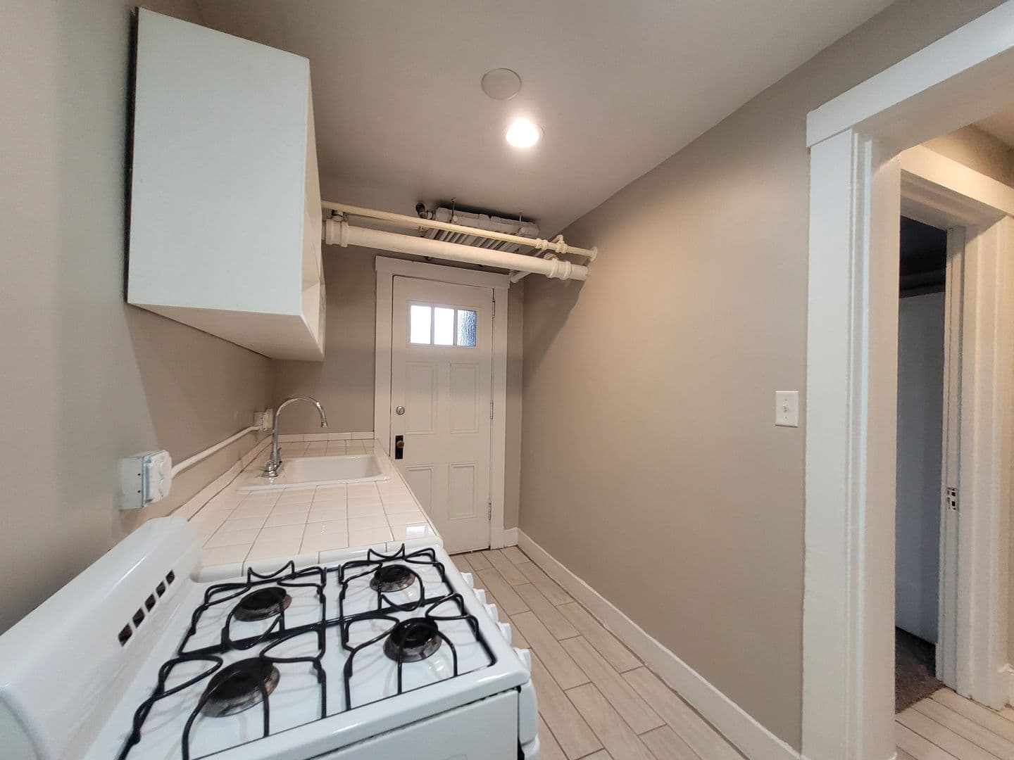 RENT SPECIAL! One bedroom apartment home in the Sherman Hills neighborhood! 16 of 27
