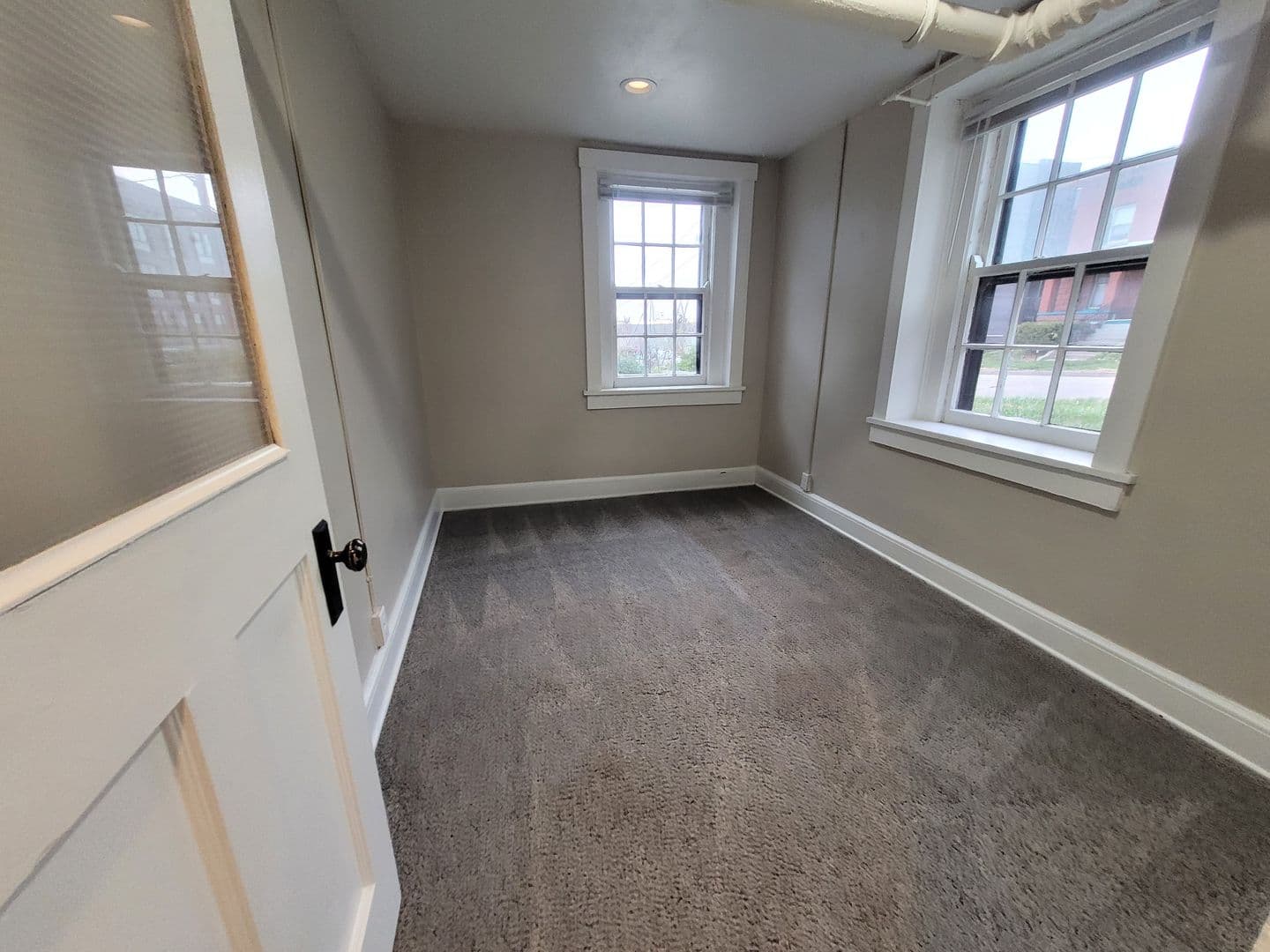 RENT SPECIAL! One bedroom apartment home in the Sherman Hills neighborhood! 20 of 27