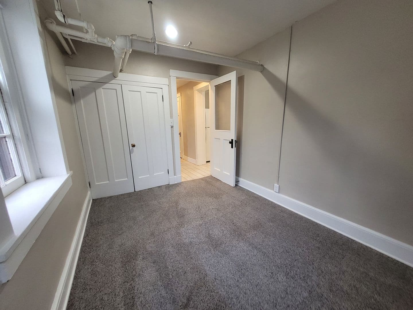 RENT SPECIAL! One bedroom apartment home in the Sherman Hills neighborhood! 18 of 27
