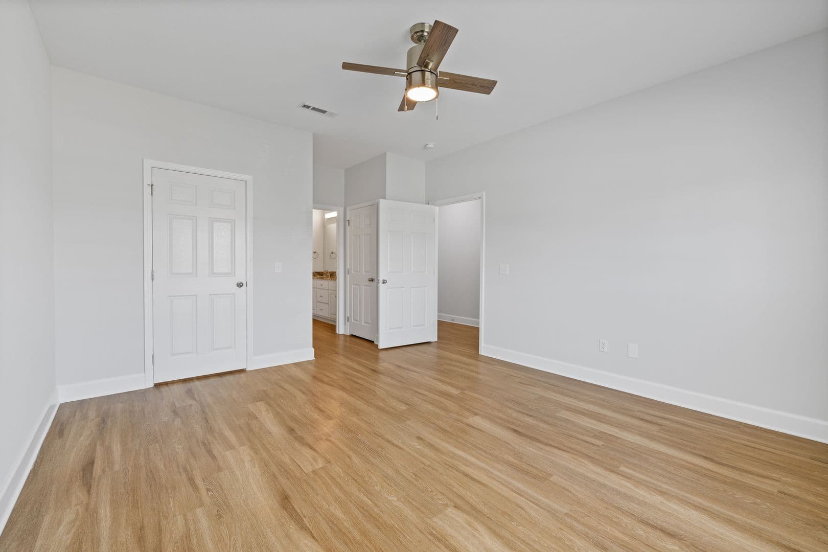 156 Wingate Ave 11 of 18