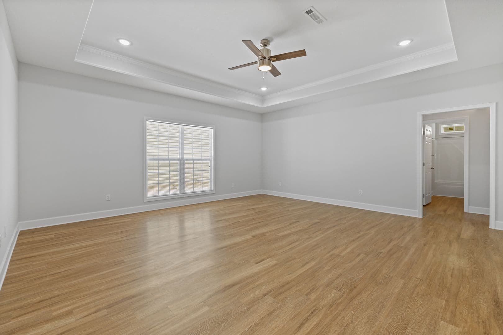156 Wingate Ave 5 of 18
