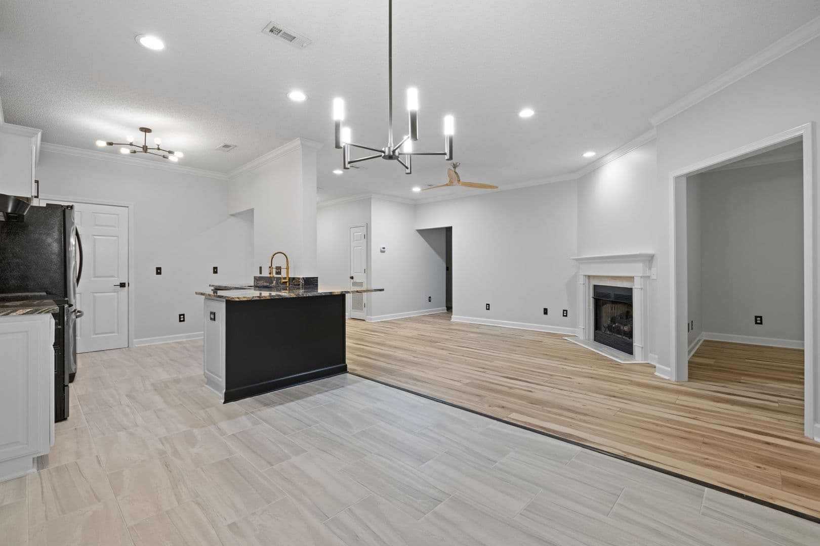 Helo Heights - Apt A 8 of 29