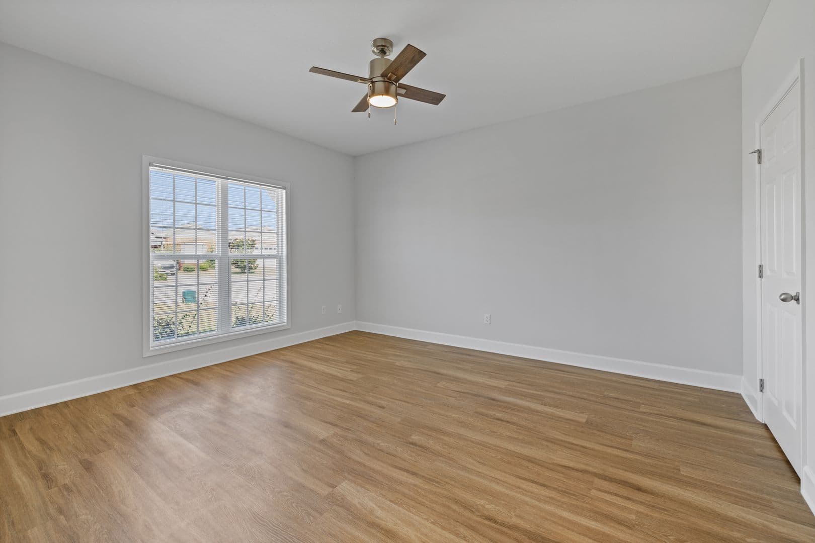 156 Wingate Ave 10 of 18