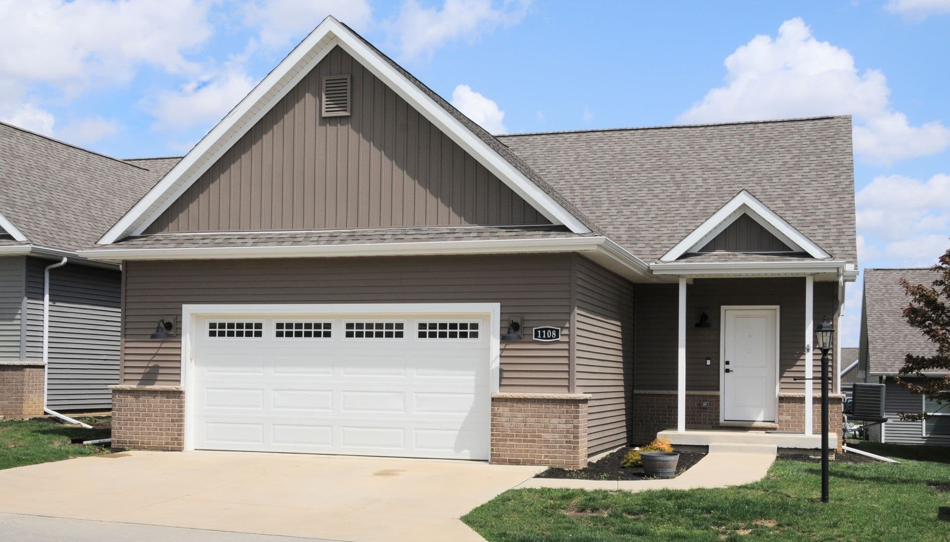 House with 2bd/2Bath/2Car Garage. Reserve Mahomet 2 of 5