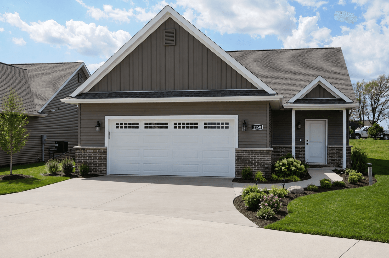 House with 2bd/2Bath/2Car Garage. Reserve Mahomet 1 of 5
