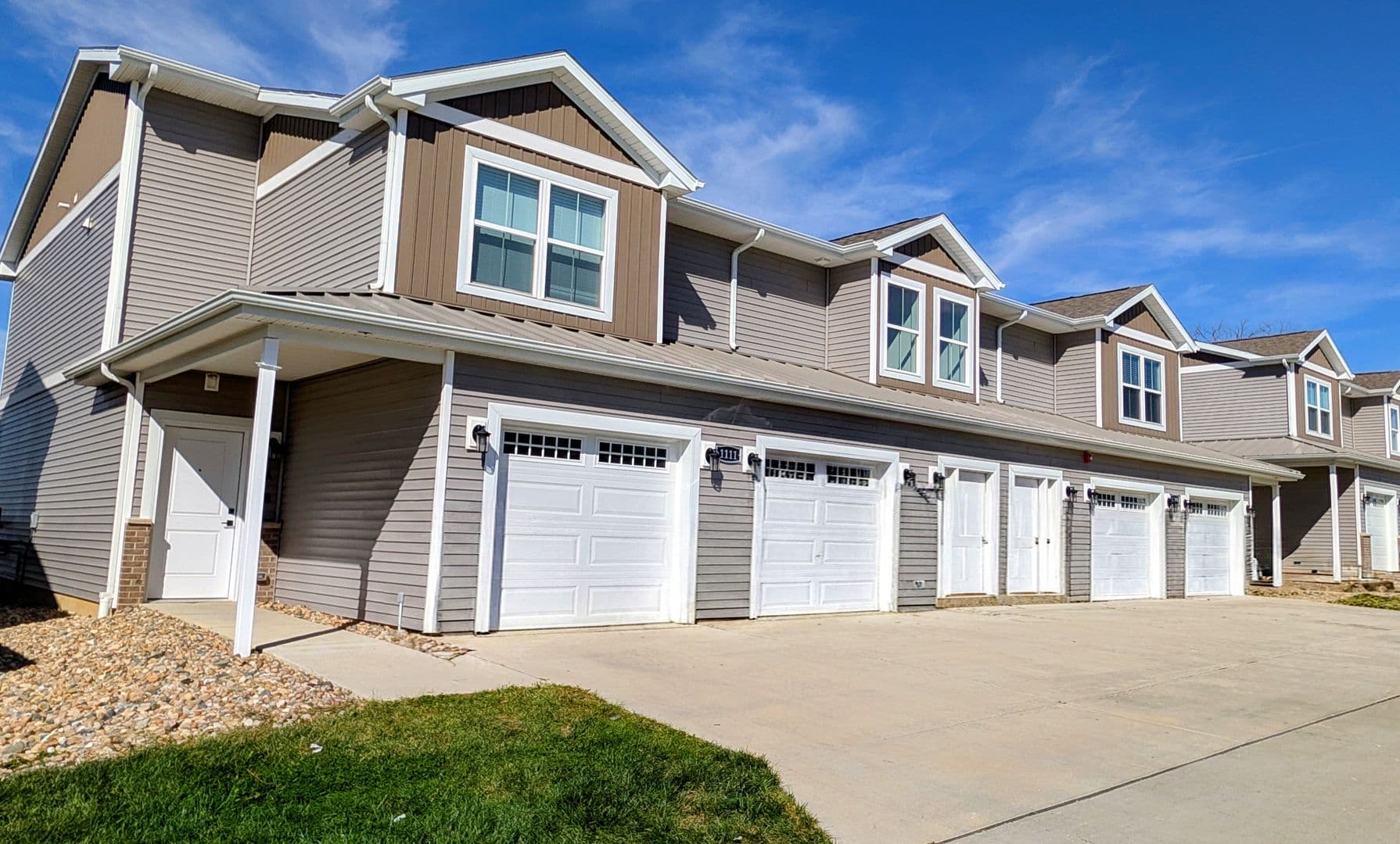 Reserve Mahomet 2br/2ba Townhome 1 of 3