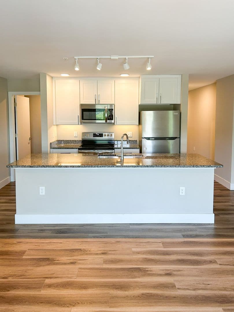 Sunrise Apartments 6 of 10