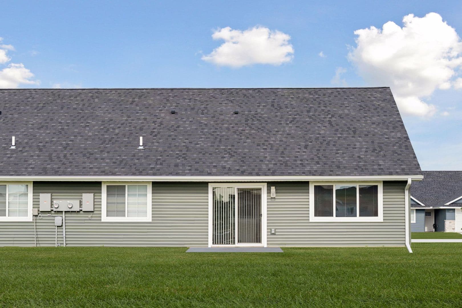 3 Bedroom Twin Home With Extras 34 of 36