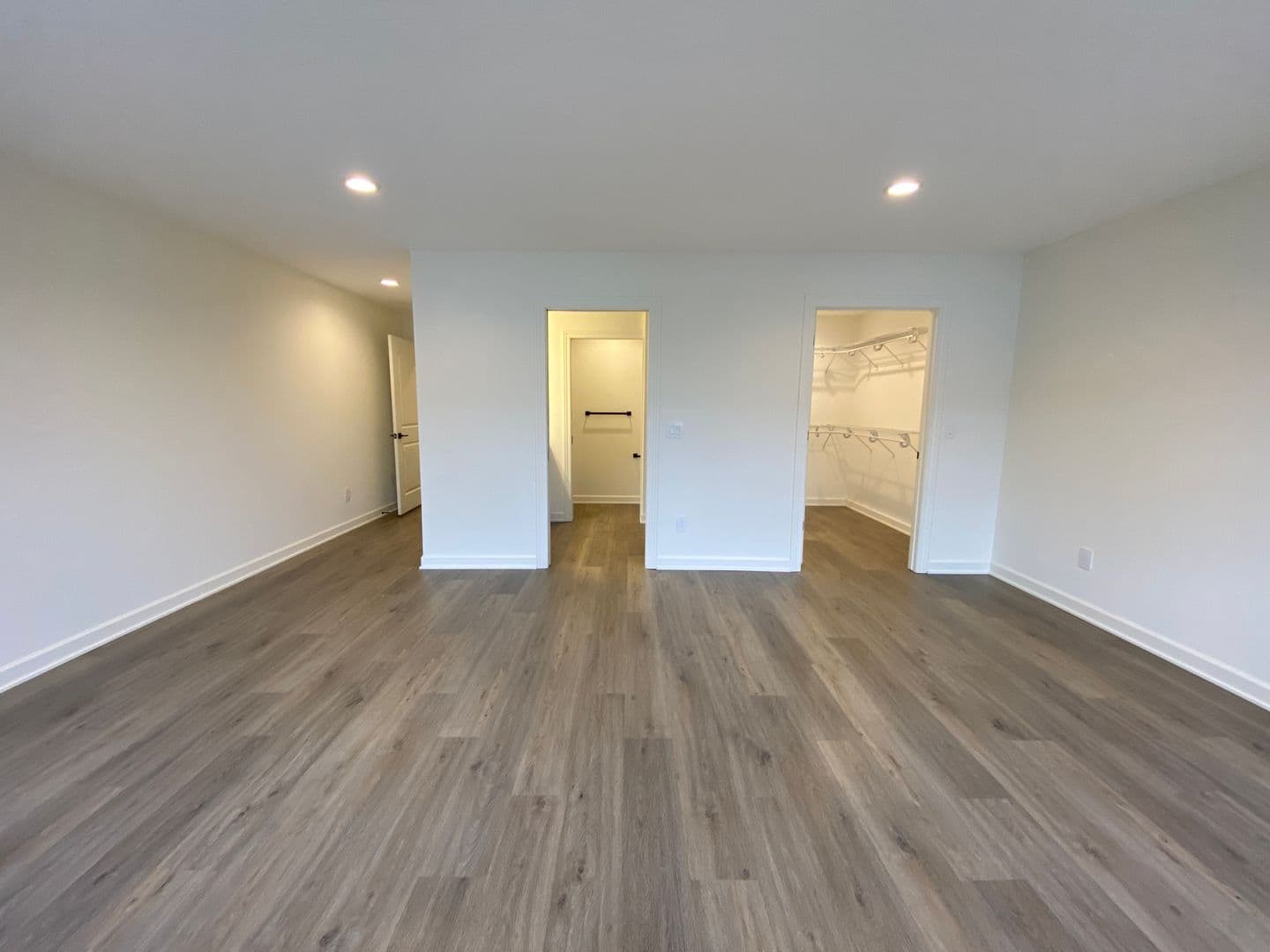 3 Bedroom End Unit 5 of 15