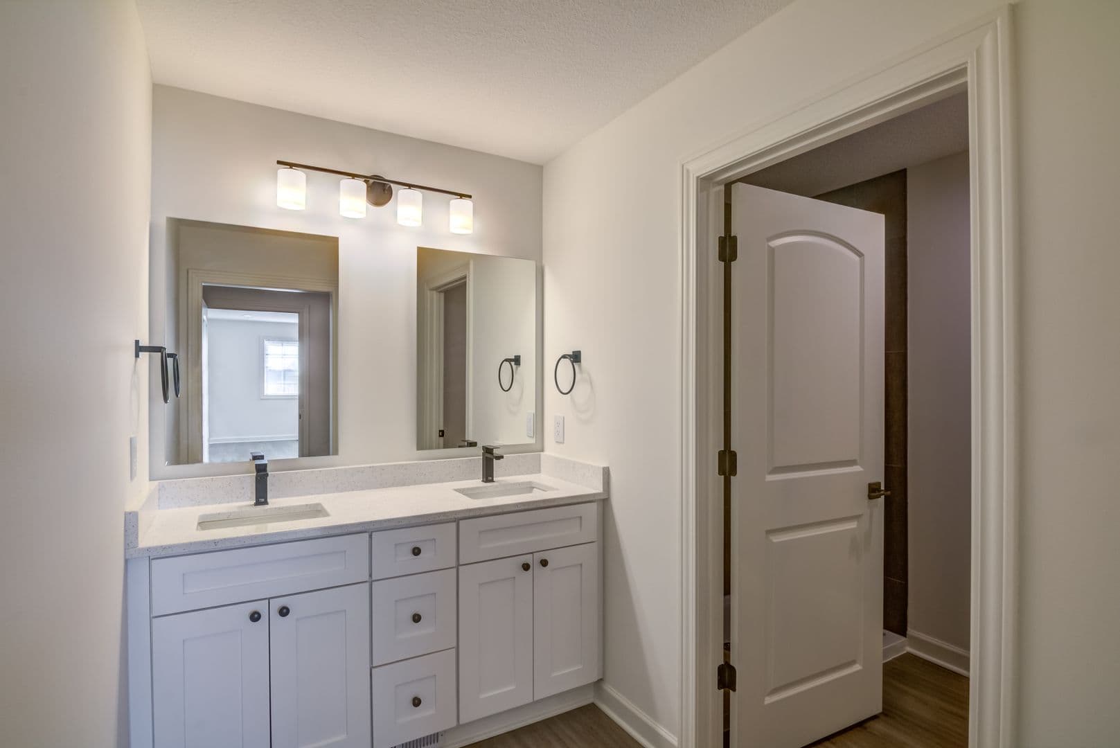 3 Bedroom Town Home 16 of 32