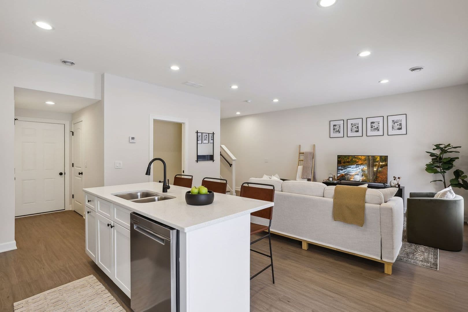 3 Bedroom Town Home 11 of 37