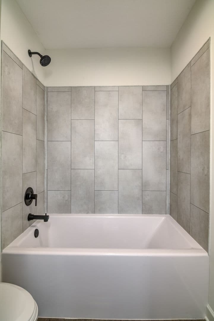 3 Bedroom Town Home 26 of 32