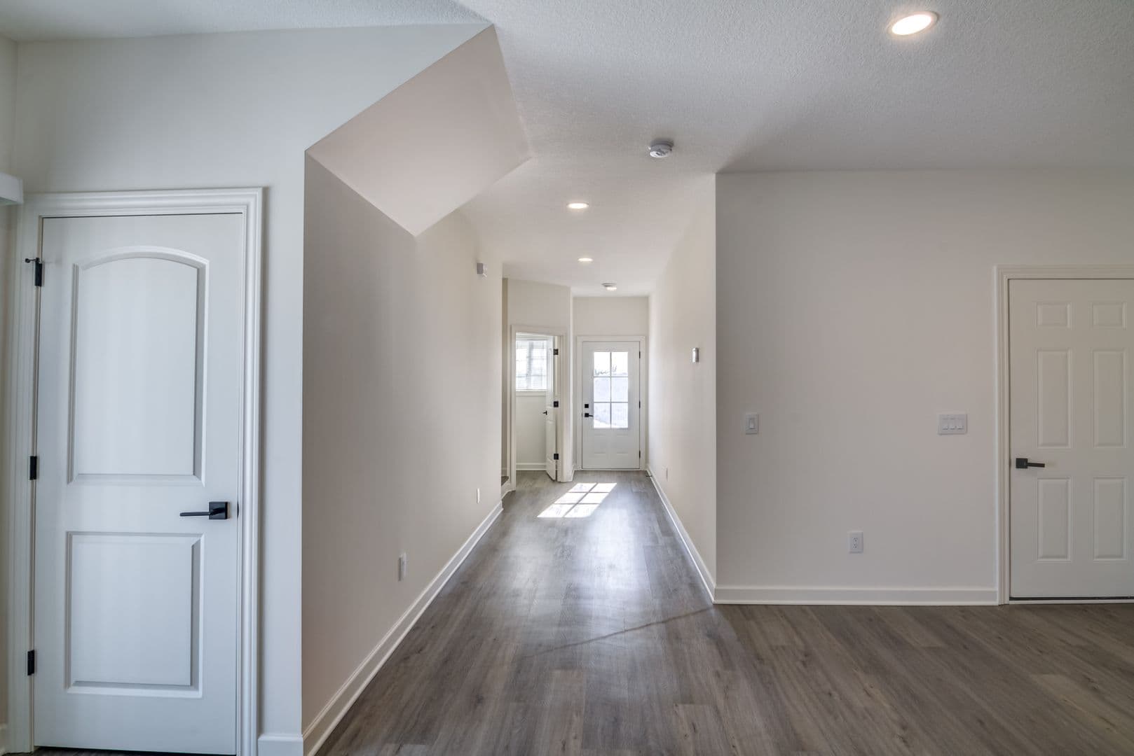 3 Bedroom Town Home 4 of 32