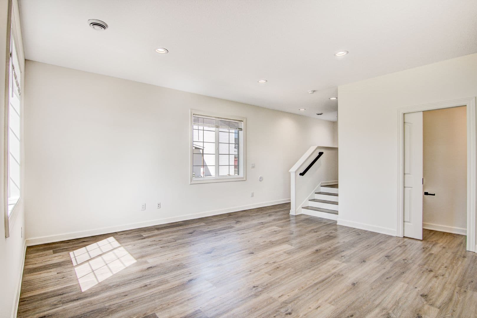3 Bedroom Town Home 11 of 27