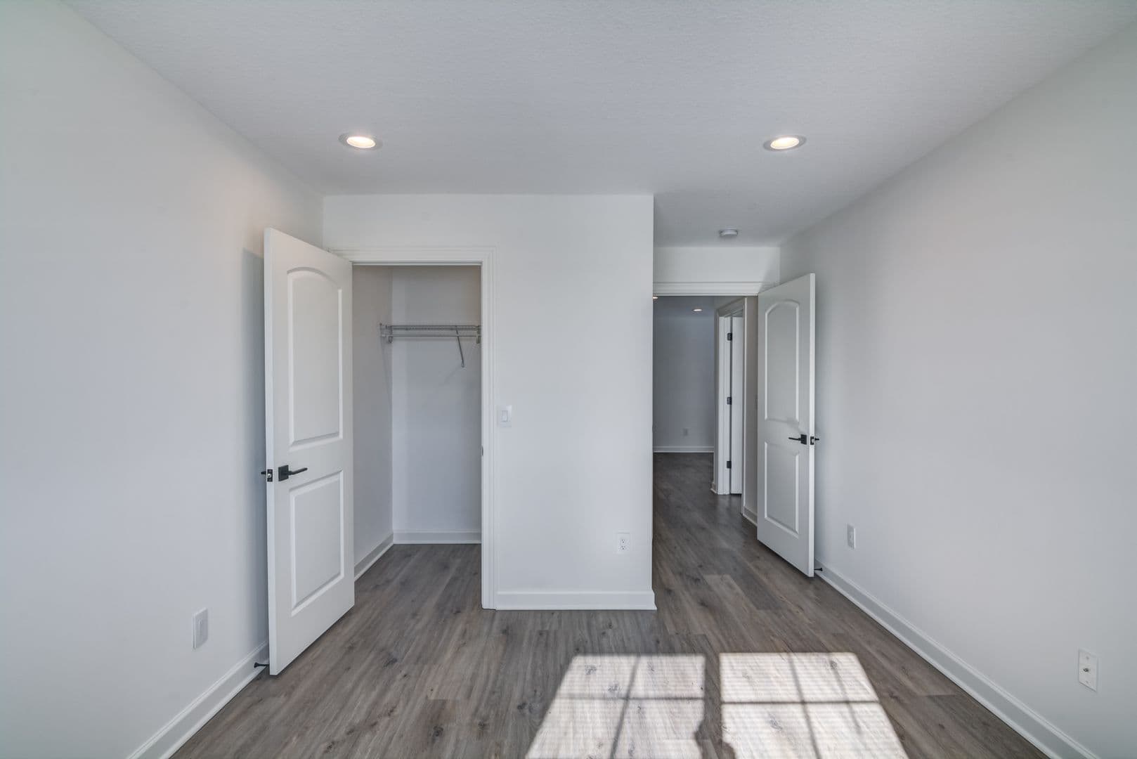 3 Bedroom Town Home 23 of 32