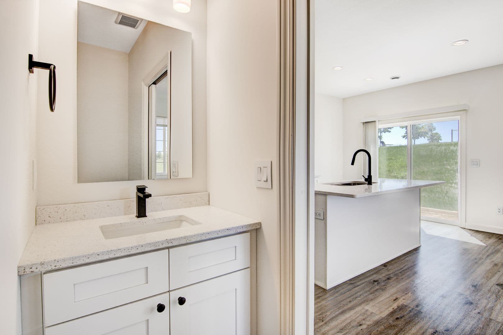 3 Bedroom Town Home 22 of 27