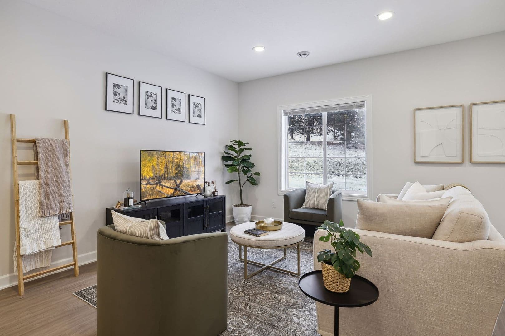 3 Bedroom Town Home 4 of 37