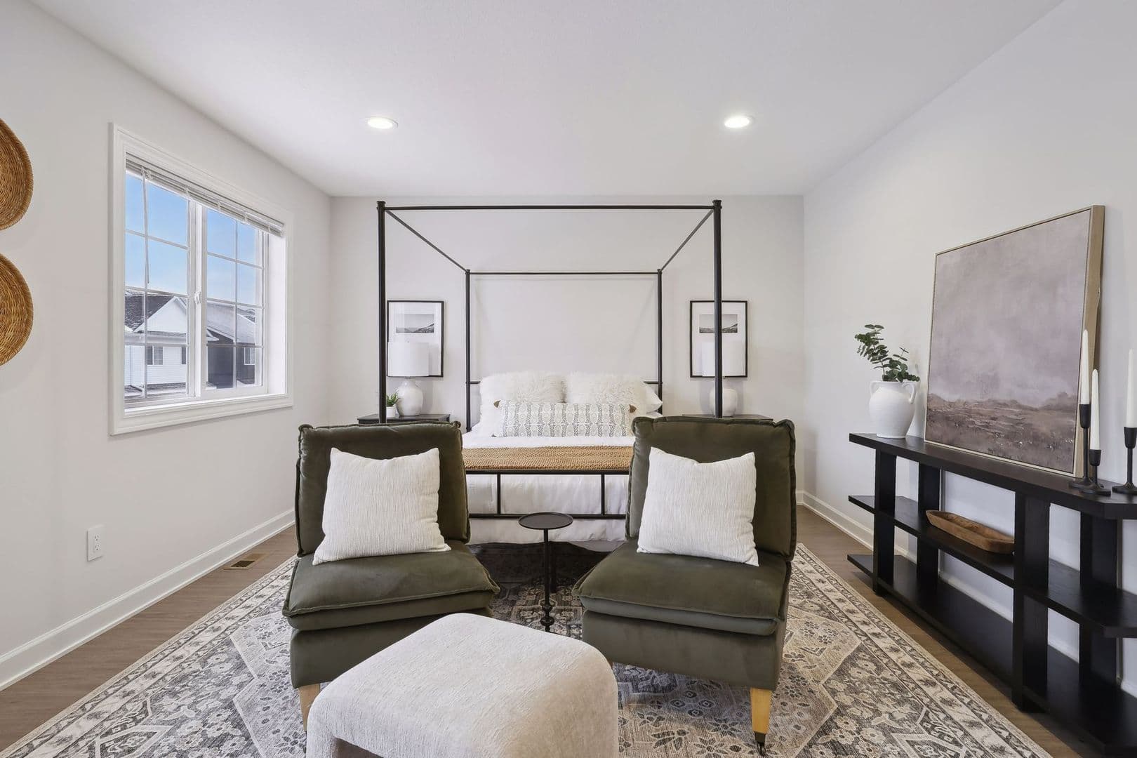 3 Bedroom Town Home 13 of 27
