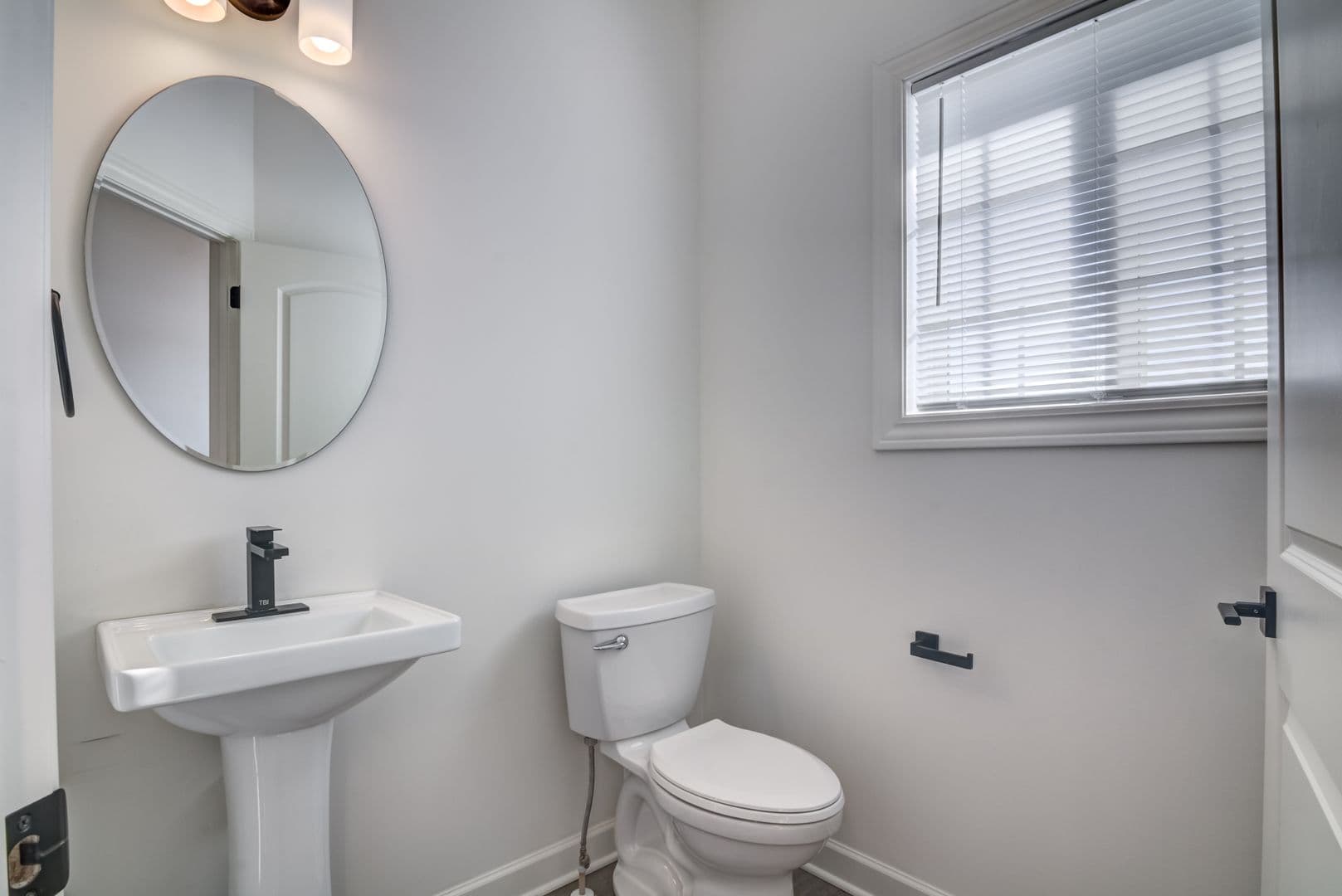 3 Bedroom Town Home 25 of 32