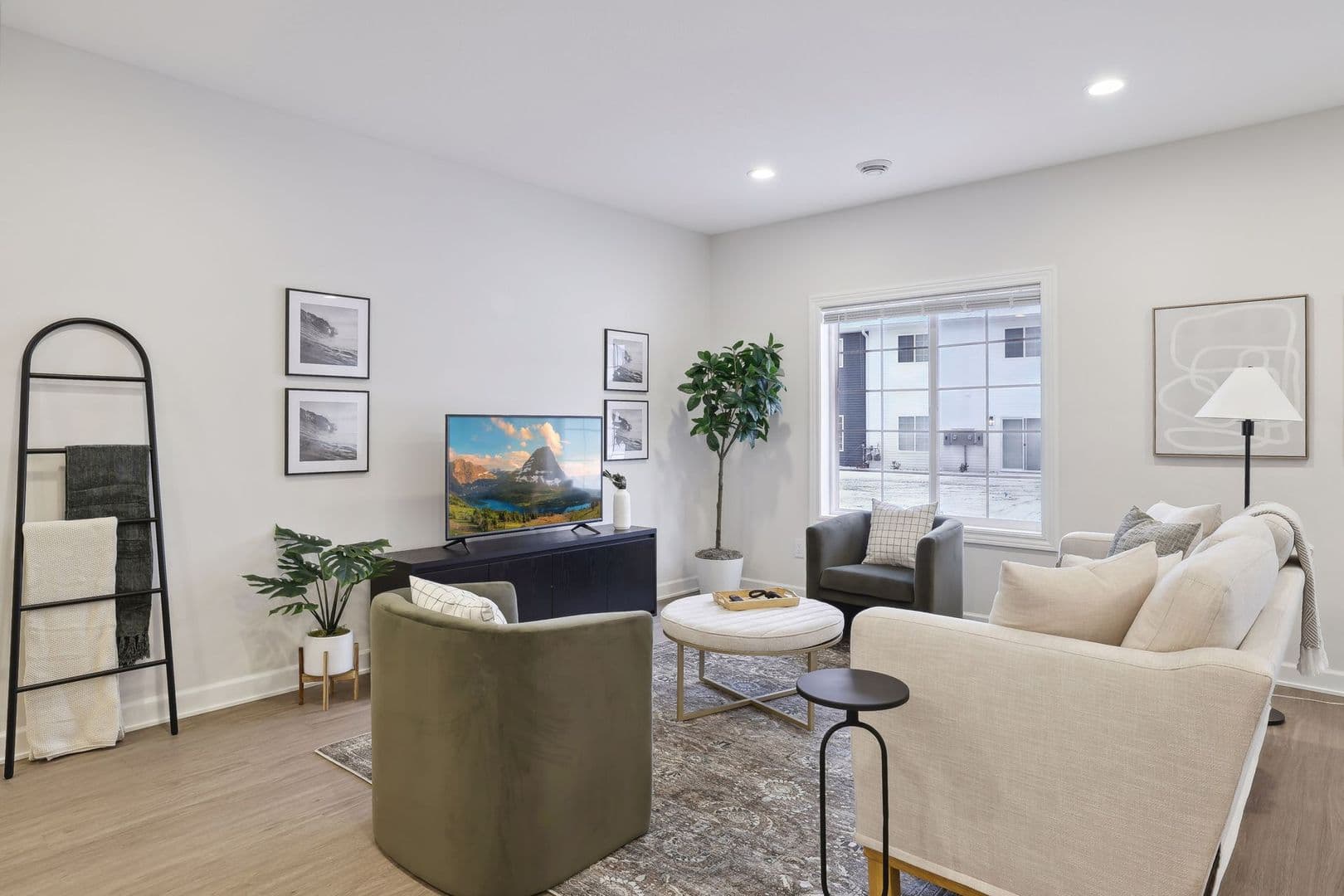 3 Bedroom Town Home 4 of 27