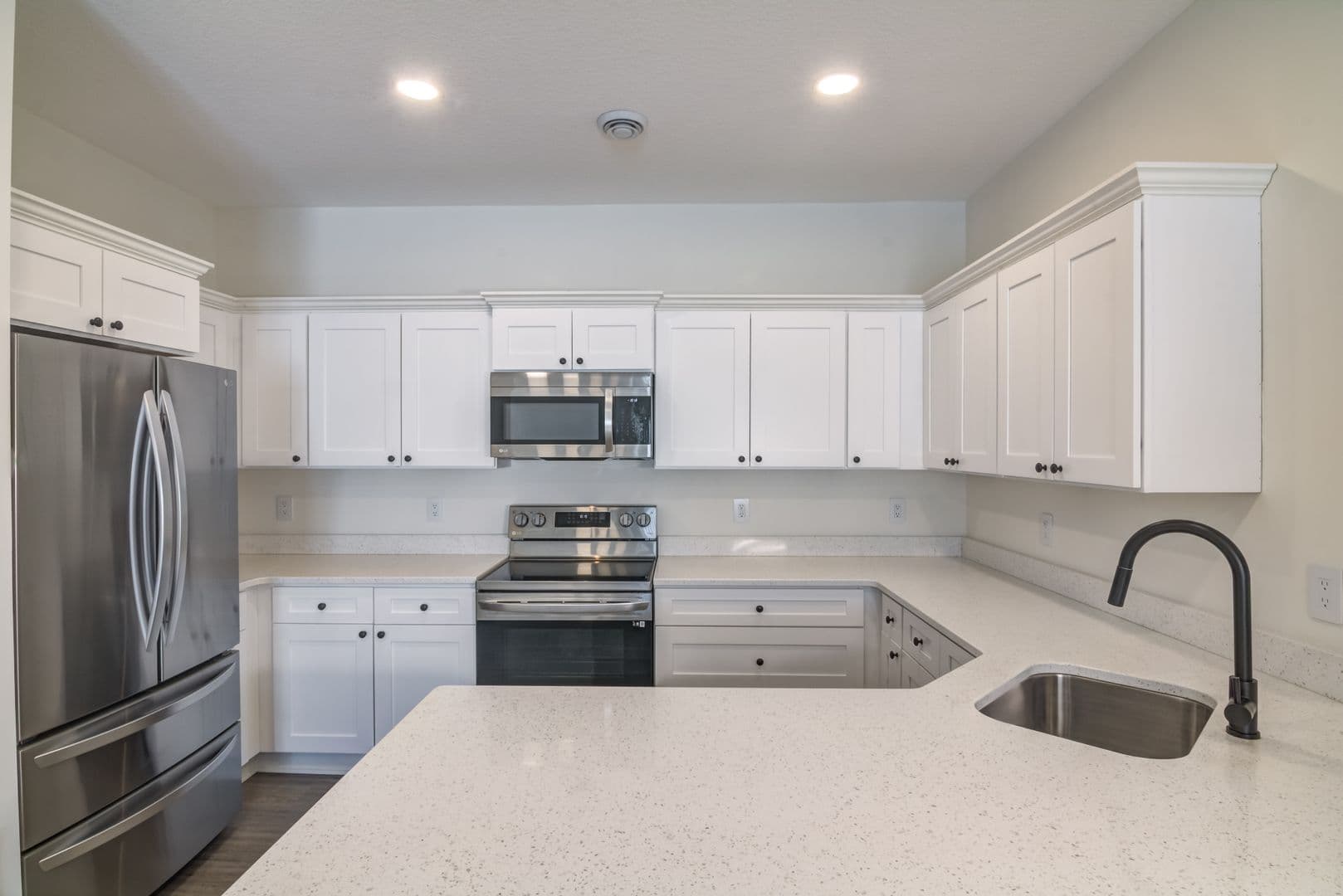 3 Bedroom Town Home 6 of 32