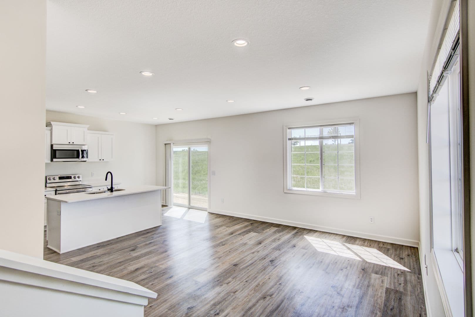 3 Bedroom Town Home 7 of 27