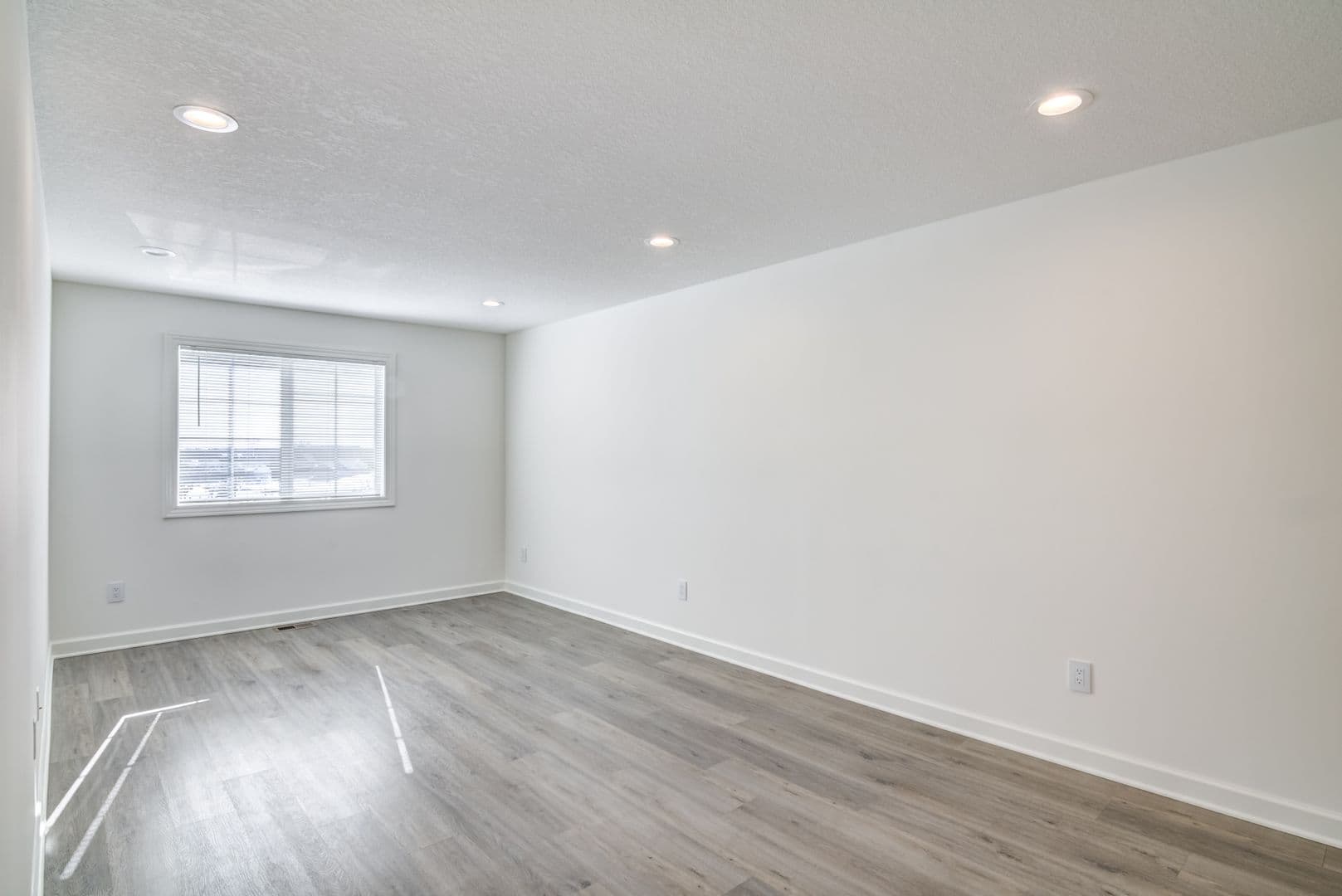 3 Bedroom Town Home 11 of 32