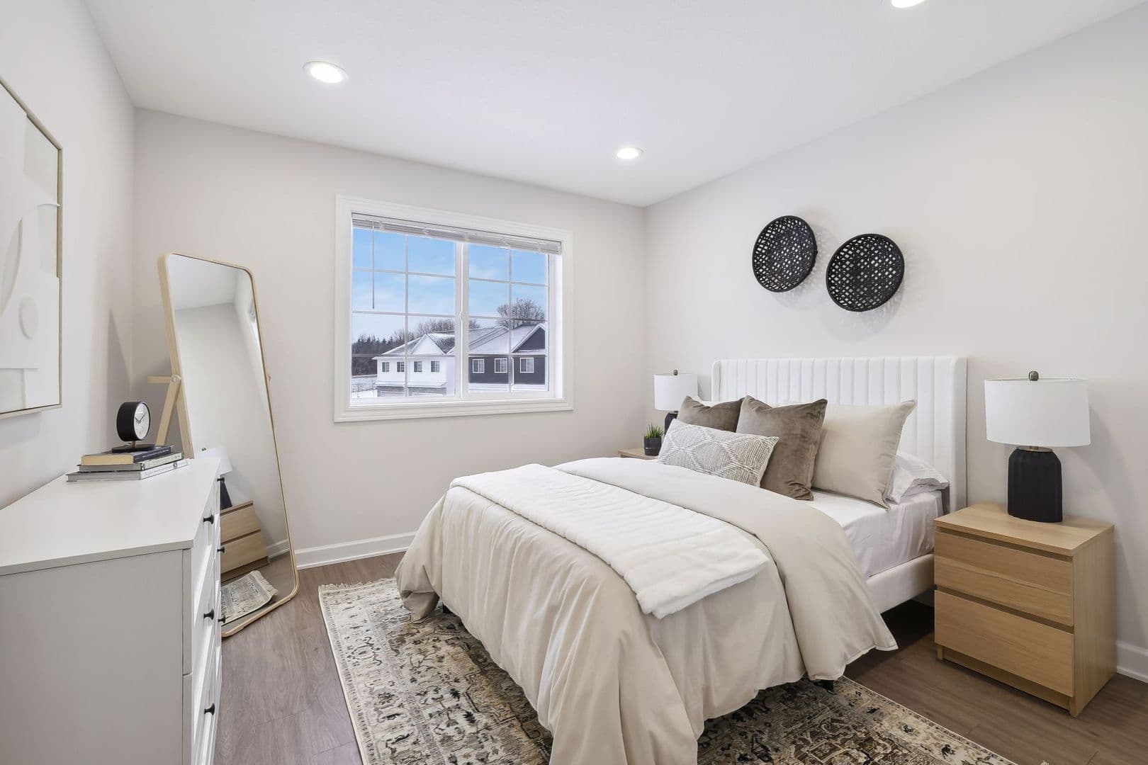 3 Bedroom Town Home 25 of 27