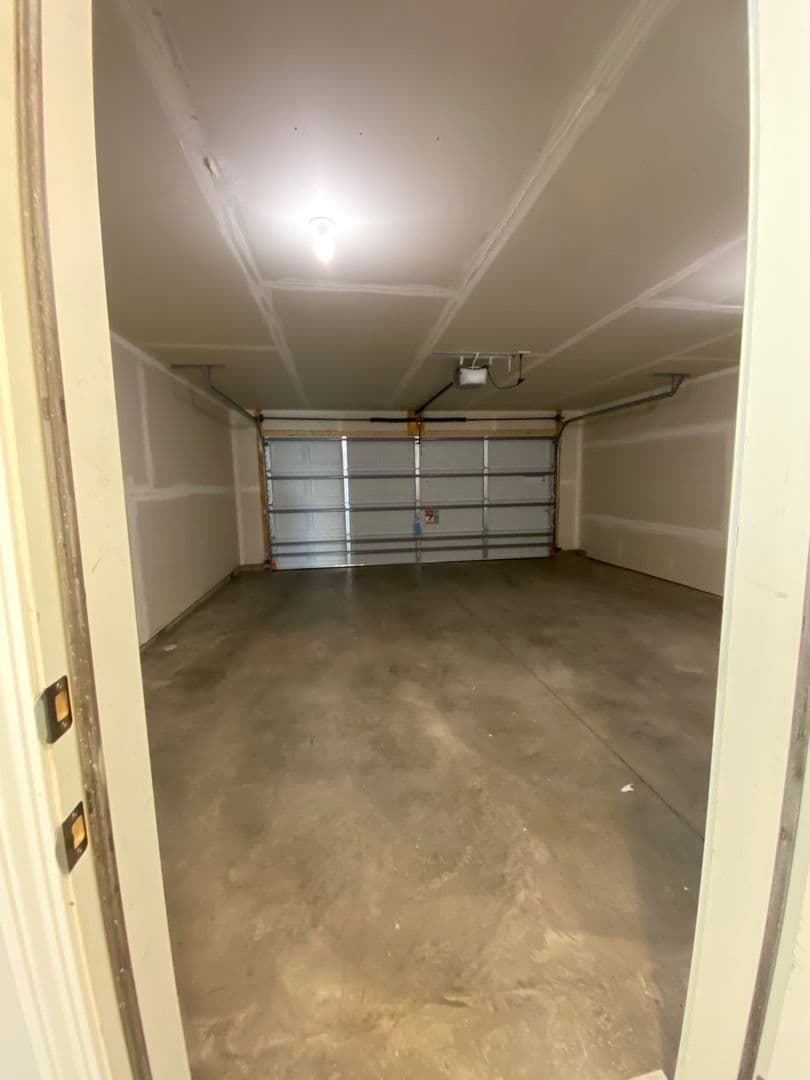 Updated 2 Bedroom Town Home 8 of 10