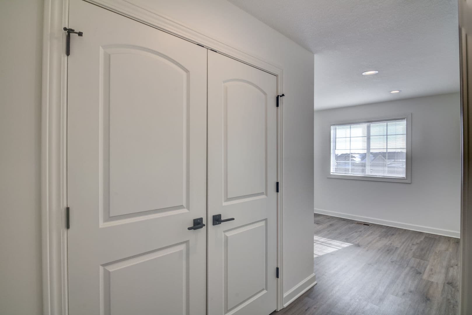 3 Bedroom Town Home 19 of 32