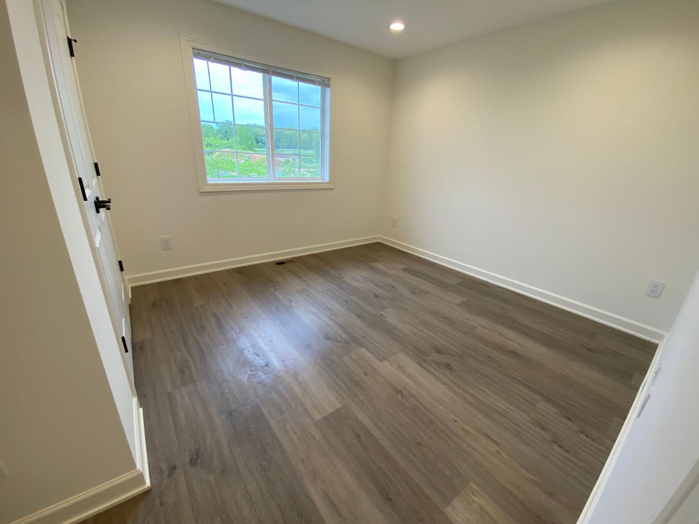 3 Bedroom End Unit 8 of 15