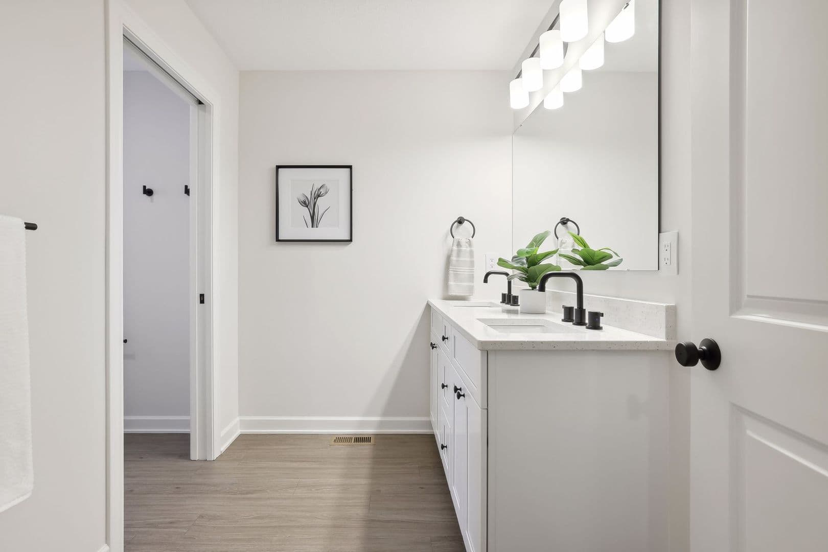 3 Bedroom Town Home 23 of 27