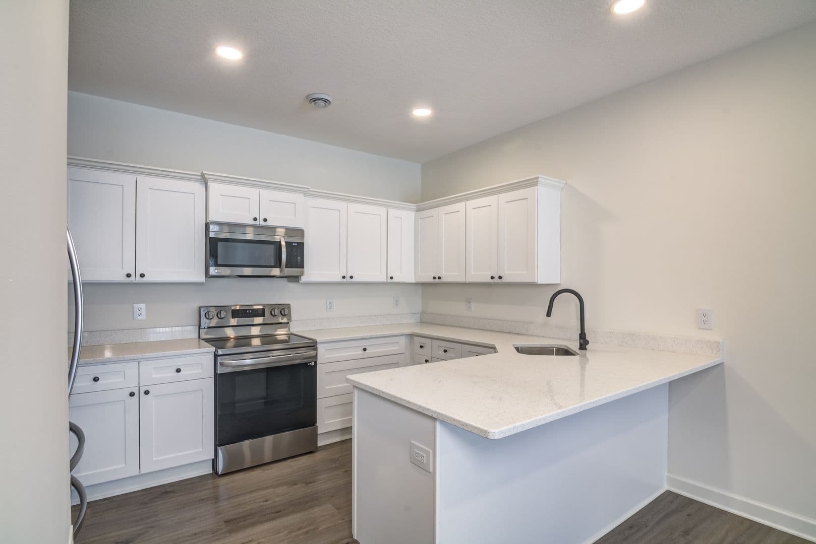 3 Bedroom Town Home 5 of 32