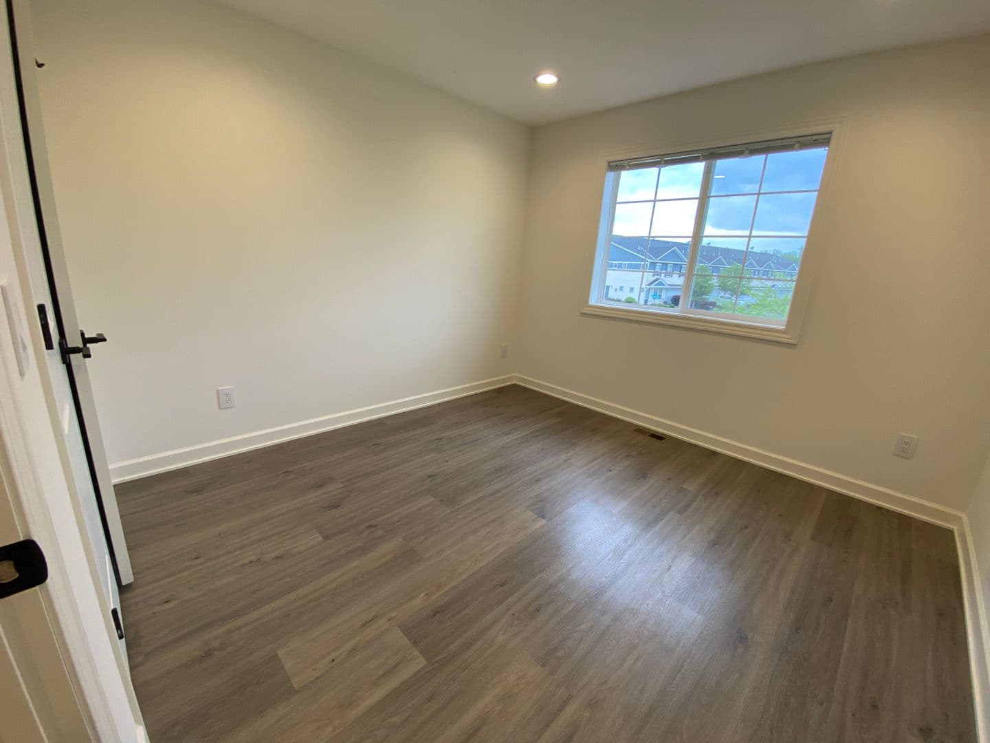 3 Bedroom End Unit 9 of 15