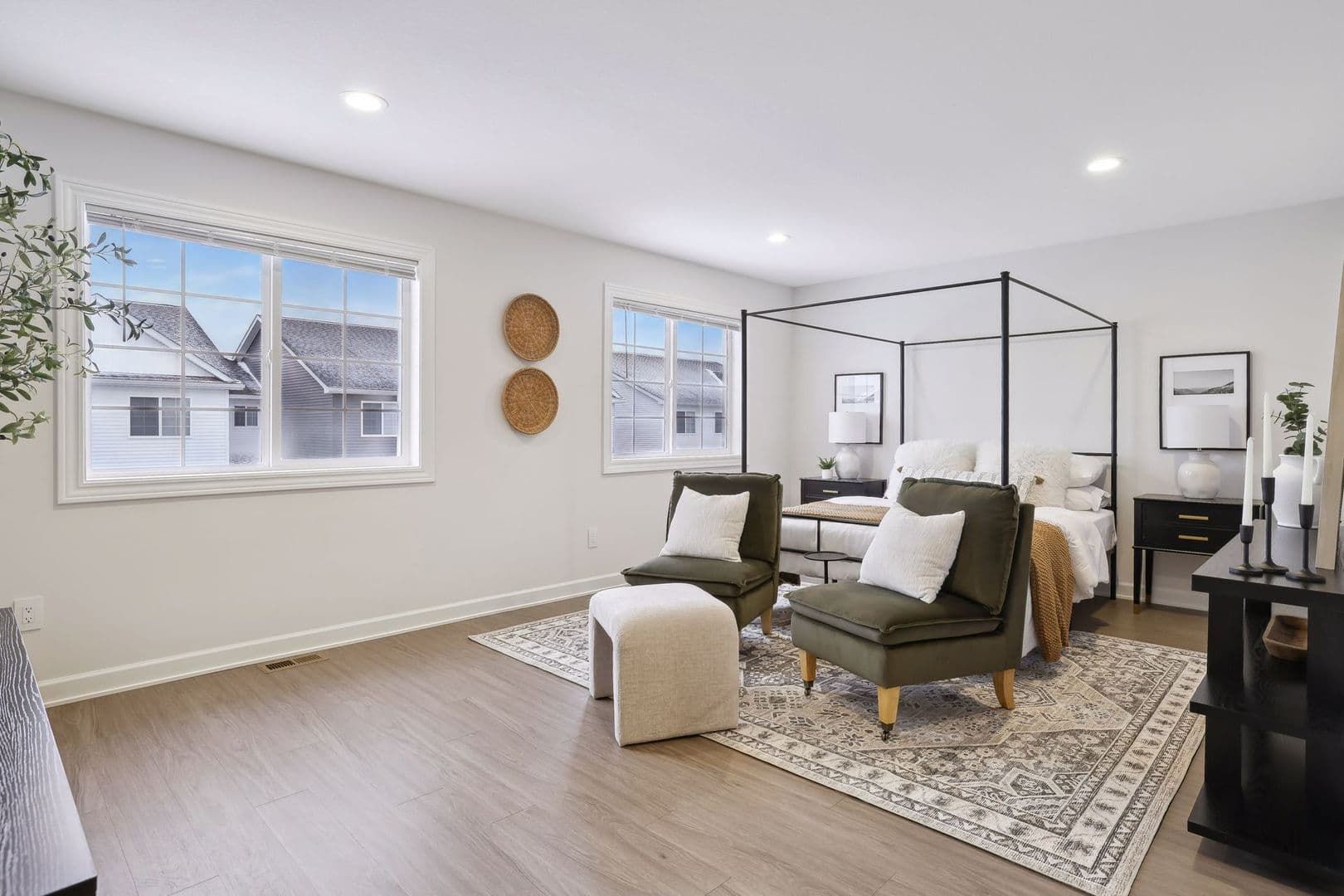 3 Bedroom Town Home 13 of 27