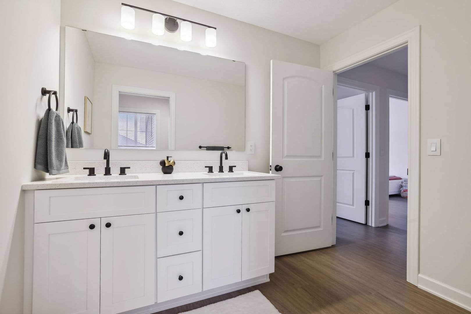 3 Bedroom Town Home 33 of 37