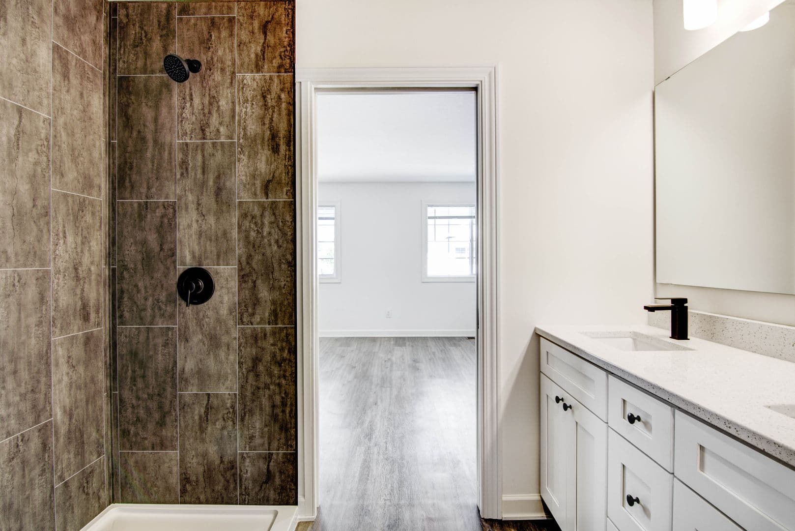 3 Bedroom Town Home 16 of 27