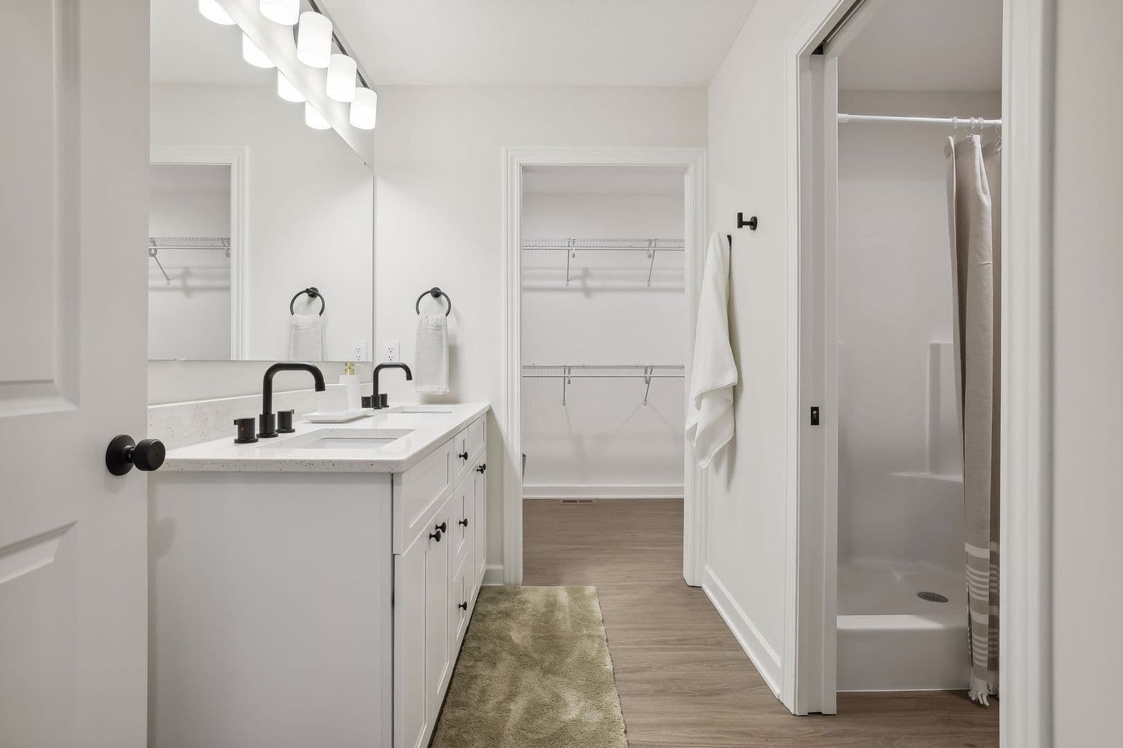 3 Bedroom Town Home 23 of 37
