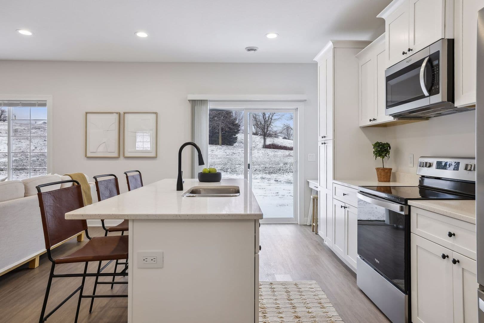 3 Bedroom Town Home 14 of 37